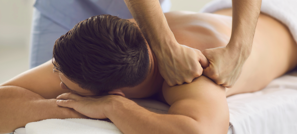 Male rhumboid massage