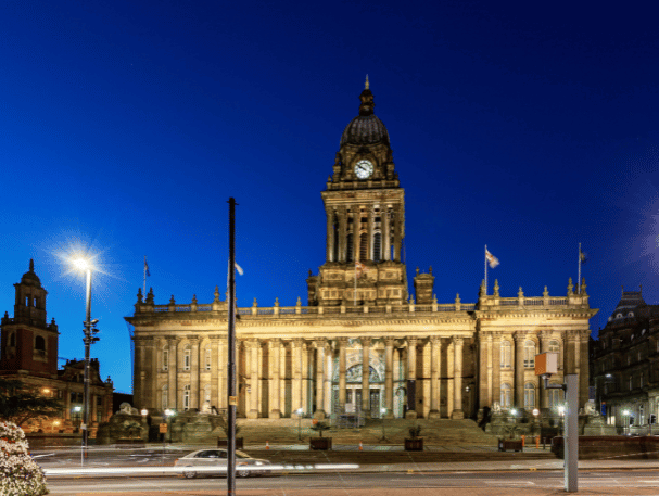 Leeds town hall at night